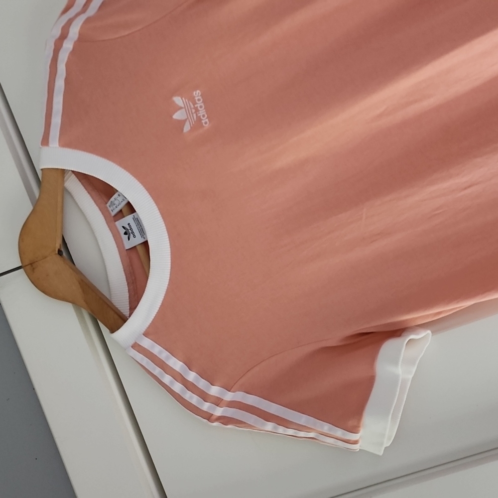 Adidas peach/orange with 3 white stripes t-shirt! - Picture 3 of 7